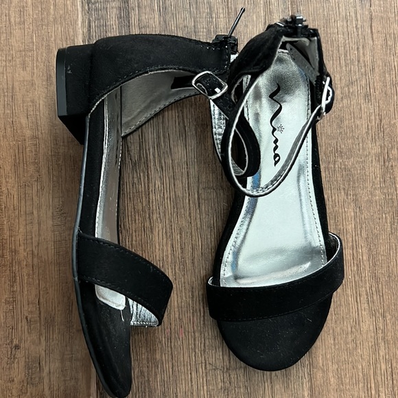 Toddler Sandals - Picture 1 of 4